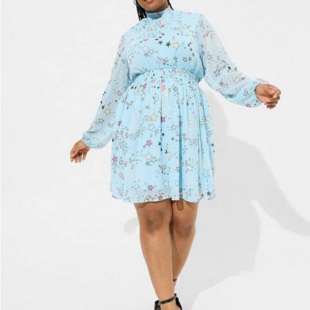 🚨New TORRID Mini Clipdot Blouson Sleeve Mock Neck Skater Dress Size 0 (L/12) - Picture 2 of 5